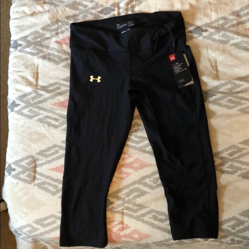 Under Armour Black Cropped Leggings NWT